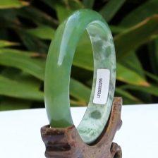 玉手镯加工视频,玉手镯精雕细琢工艺揭秘